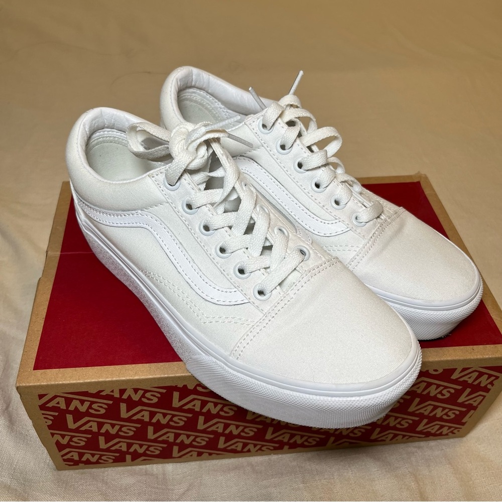Vans Old skool Platfor - size 7.5 (true white)